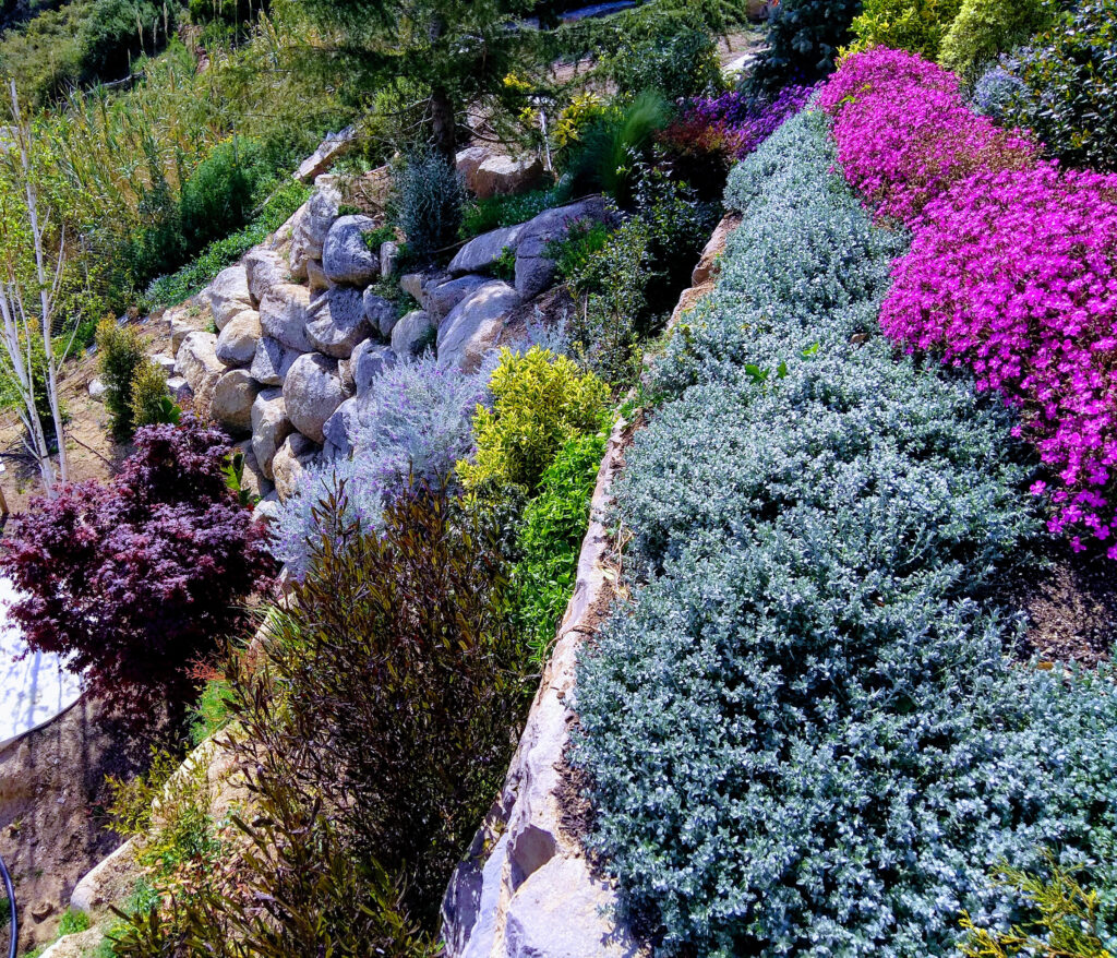 Talud ajardinado de bajo riesgo desarrollo sostenible